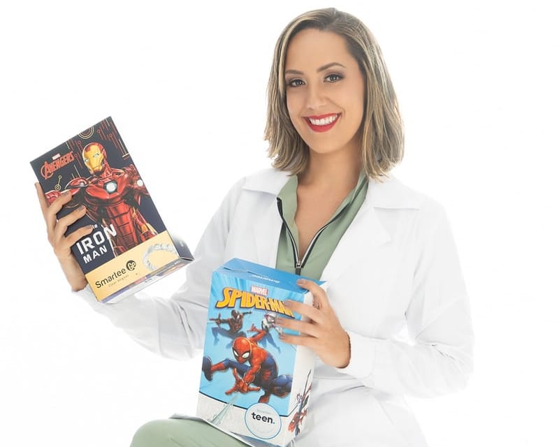 Dra. Amaya Vásquez con alineadores dentales para niños en R&V Dental, Palmares