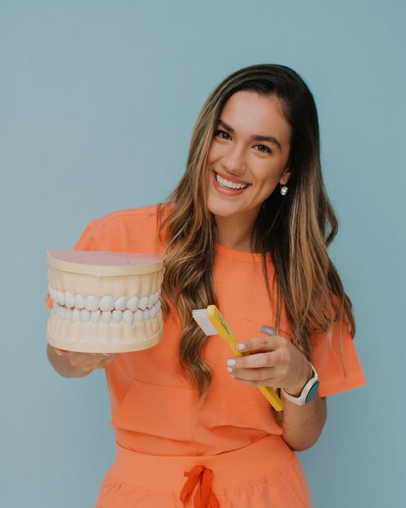 Dra. María Amalia Cruz, Odontopediatría en R&V Dental, Palmares, Alajuela