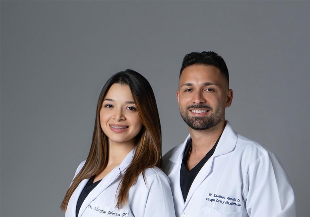 Equipo de especialistas de R&V Dental, para pacientes de Zarcero